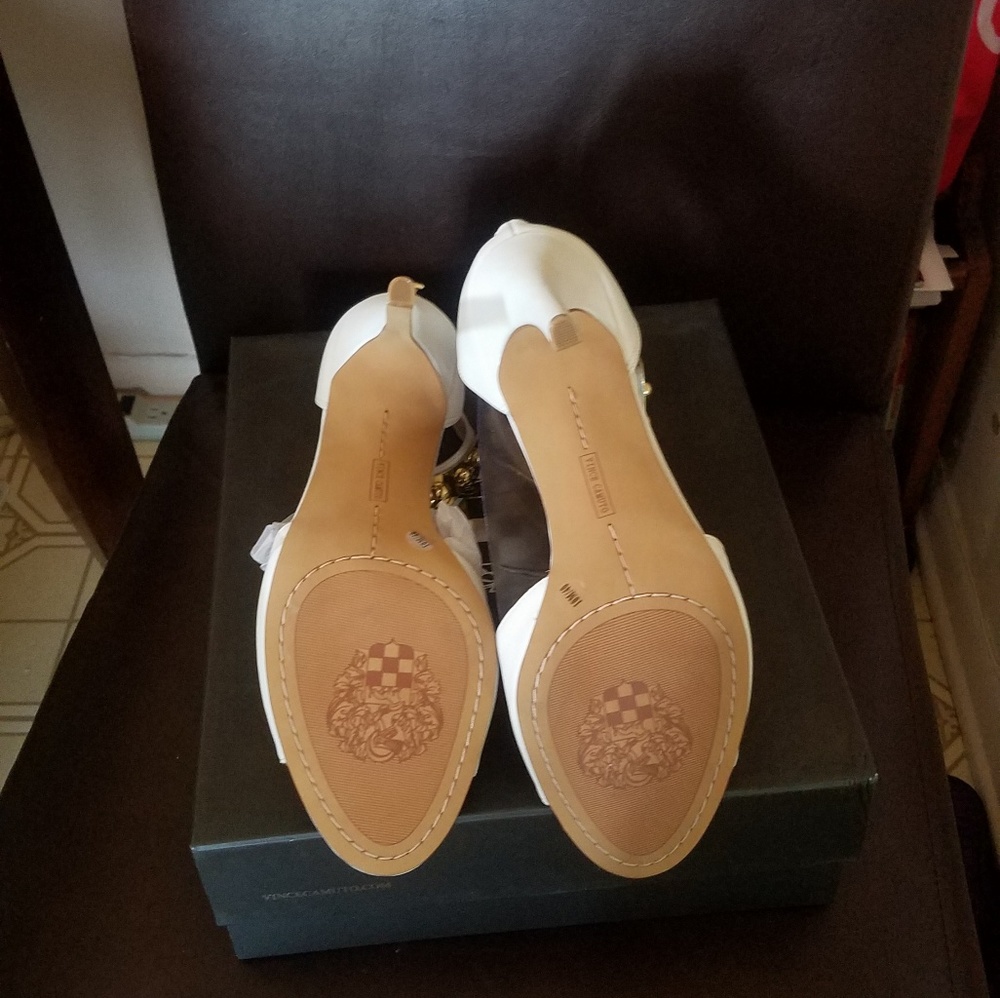 Shoes - Picture 2 of 3